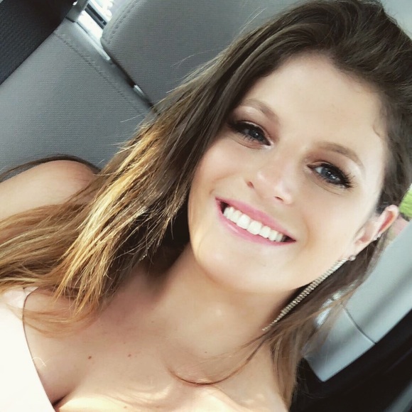 Meet your Posher, Shannon - Picture 2 of 2